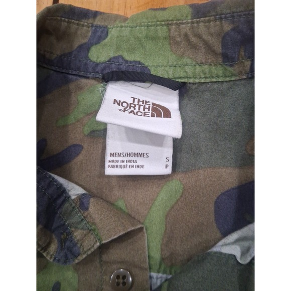 The North Face Mens Camo Button Down Shirt TNF Small - Picture 3 of 5